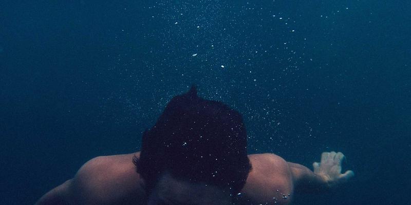 小洒客崛起：解码酒类消费新趋势与品酒文化复兴