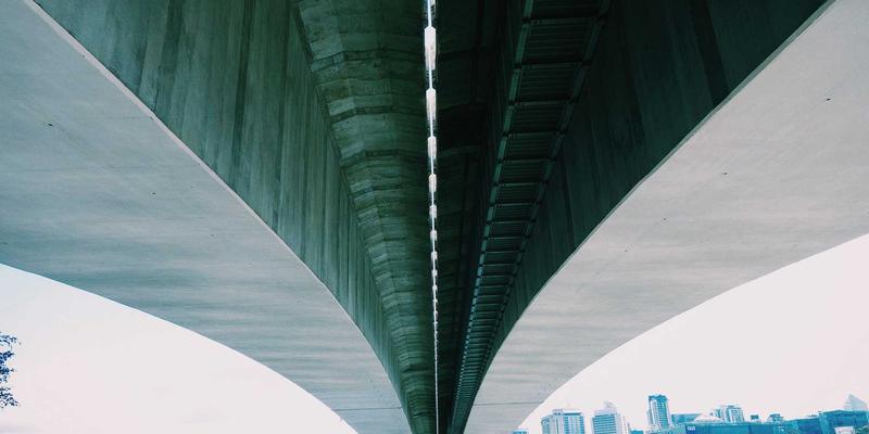 小洒客的佐餐搭配艺术：当精酿啤酒遇见美食，如何超越葡萄酒的品鉴体验